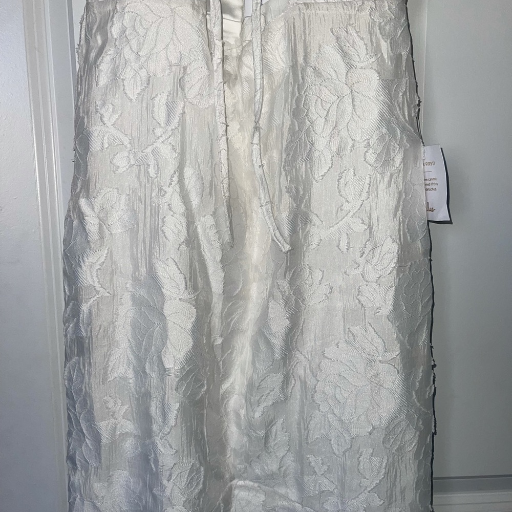 Lulu’s Bridal Mermaid Dress - Picture 3 of 5